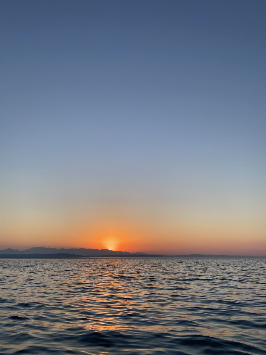 KSeattleWeather's tweet photo. The sun sets on the hottest day in Seattle history.

Let’s not do this again, folks. 

(Image from ⁦@HallieTerrell88⁩) https://t.co/9UVTb3jSMl