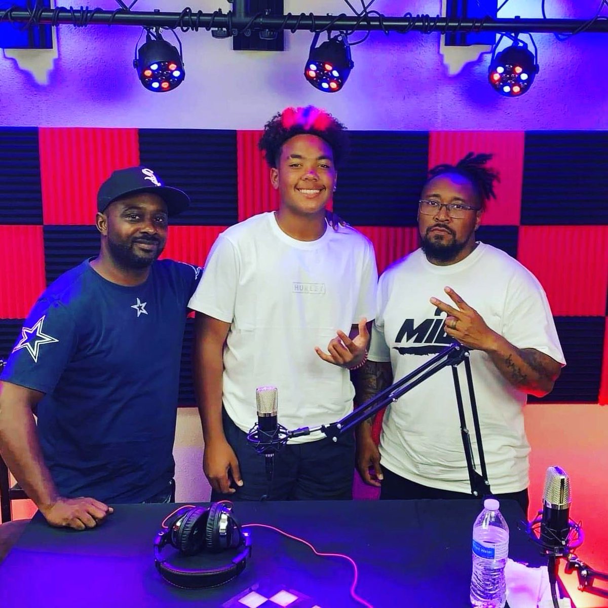 mwtexastalk's tweet photo. Final guest from Sunday was @KeeganDAnderson At 14, this guy has had an insane year!! He’s been all over Twitter, Facebook, and Instagram!! Be ready for his segment to drop and catch all the details in his amazing story!! #Abilene #Texas #Athletes #Midwest #Video #Podcast https://t.co/iUdMJw17YK
