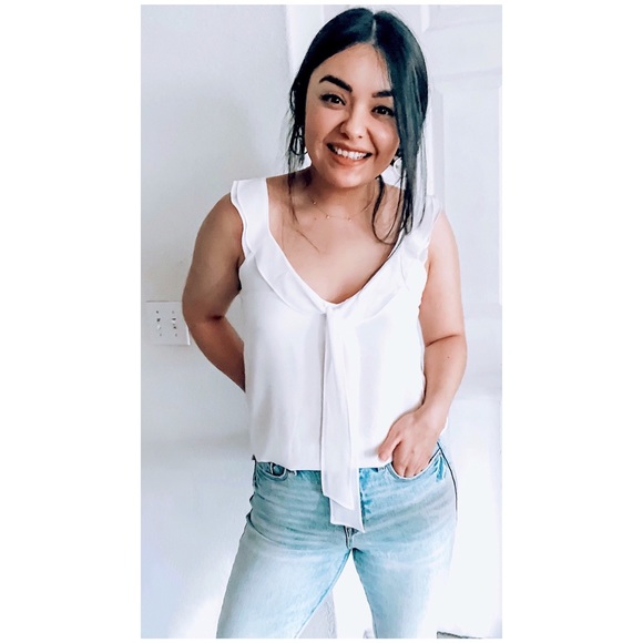 styledbydana's tweet photo. So good I had to share! Check out all the items I'm loving on @Poshmarkapp #poshmark #fashion #style #shopmycloset #aprilreign #brunellocucinelli #anthropologie: https://t.co/D3VWkEbm1D https://t.co/v2QCtoL00q