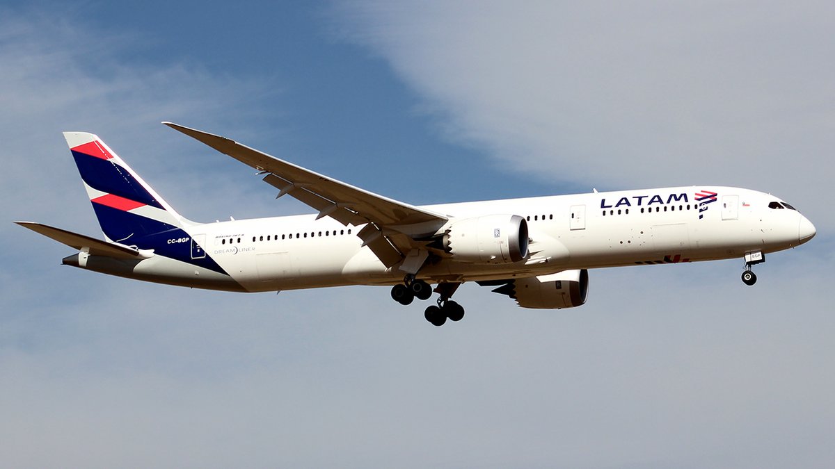 jgpspottercl's tweet photo. ► Model: @Boeing 787-9 Dreamliner
► Airline: @LATAM_CHI 
► Reg: CC-BGP
► MSN: 38469
 
► Santiago, Chile (SCEL)

#boeing #LATAM  #spotter #spotterschile https://t.co/gtO1oImKqD