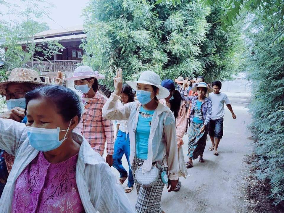akari_kham's tweet photo. Anti-Coup rally led by Generation Alpha and all ages from Salingyi  village marched through rural areas demanding for immediate fall of Dictatorship. #June29Coup  #WhatsHappeningInMyanmar #DreadfulCovidAmidMilitaryCoup https://t.co/uoIdWTAYBq
