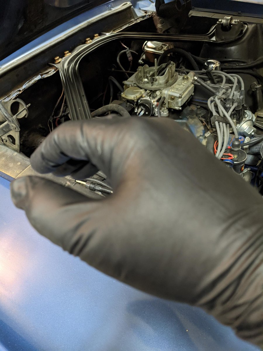 danjmcs's tweet photo. Clean hands and an opportunity to do some cleaning on the intake while the carb is out for repair to fix a fuel tube seal leak. There's always something to do π #67CUGR #OldCarStuff https://t.co/z21XlwYsjE