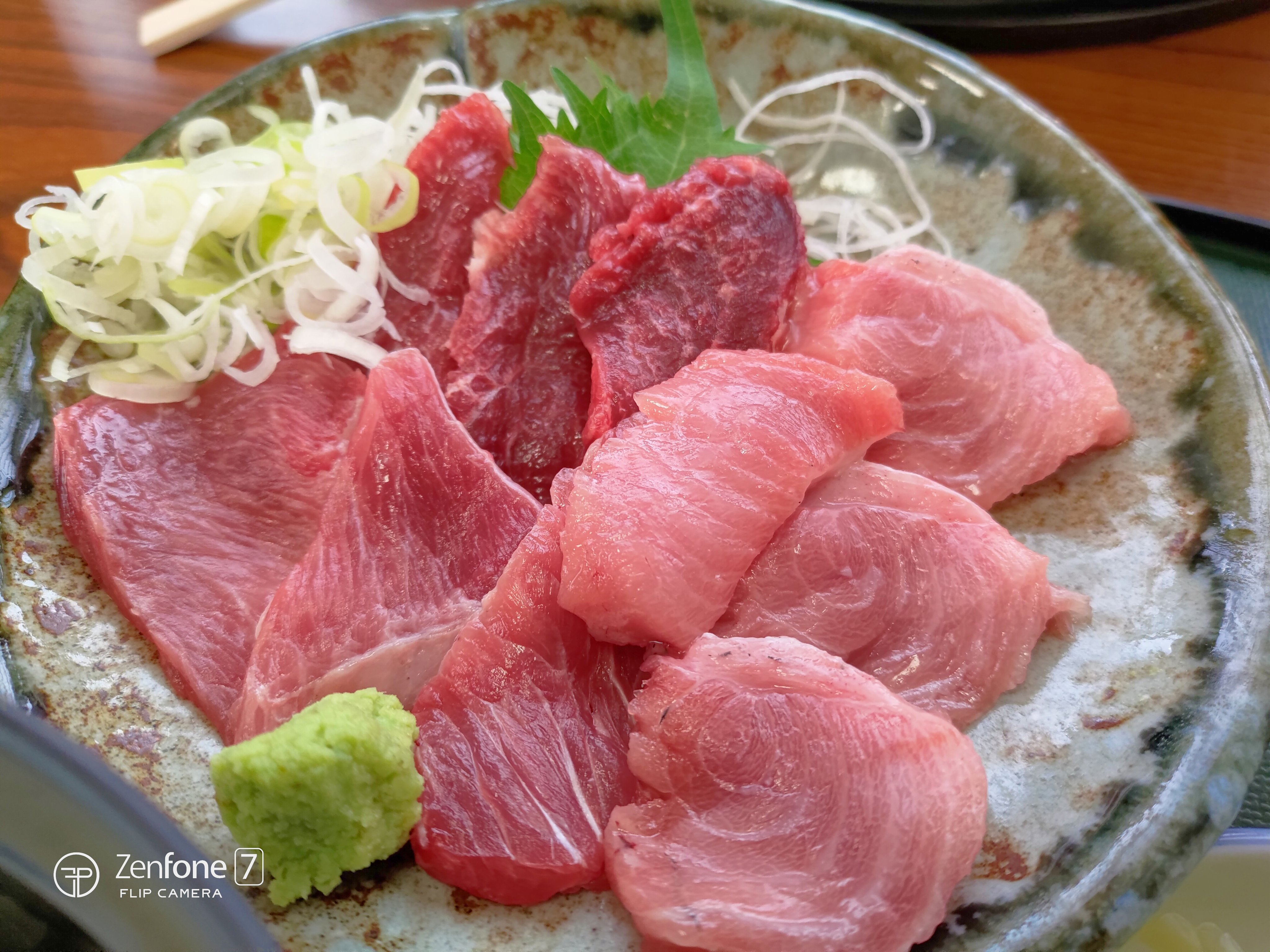 とんたろう على تويتر とんたろうの昼は マグロ脳天刺身定食1250円 美味しい美味しい やっぱ魚食いたきゃ新潟よ Zenfone7pro刺し身デビュー戦 Hdr切ると割と忠実な色が出ていい感じ Hdr入れるとビカビカになるが T Co Zm58nny4ax تويتر