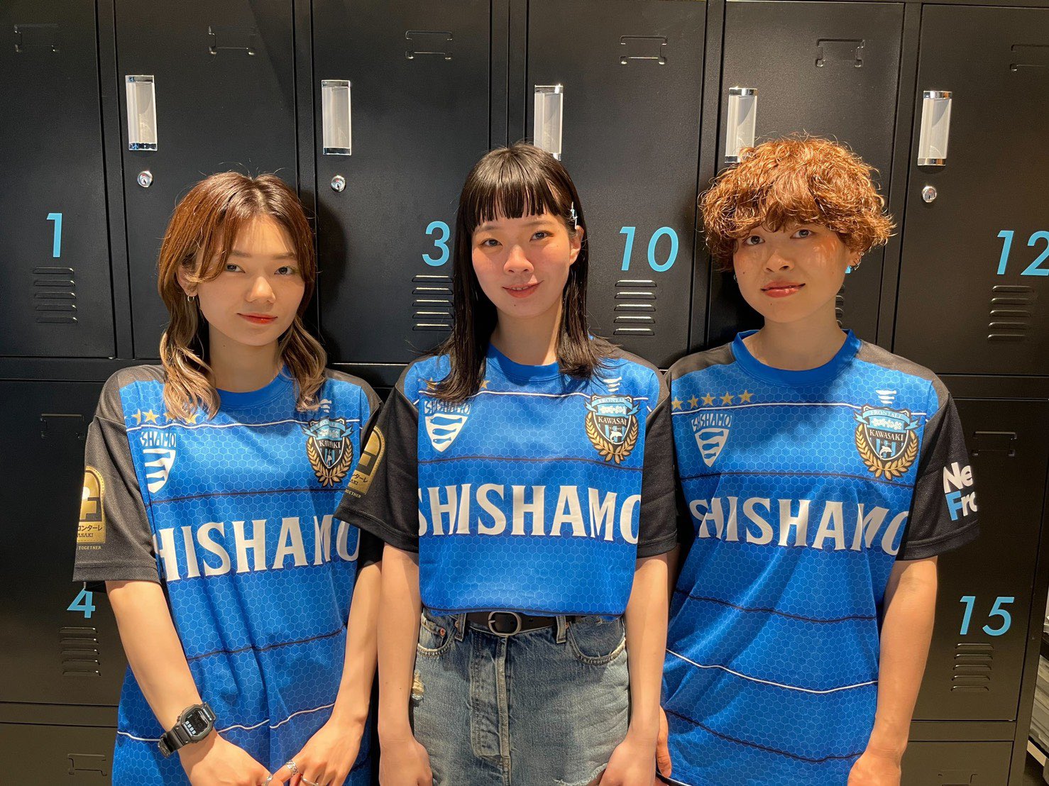SHISHAMO川崎フロンターレコラボシャツ サイズXL - 応援グッズ SHISHAMO川崎フロンターレコラボシャツ サイズXL - 応援グッズ