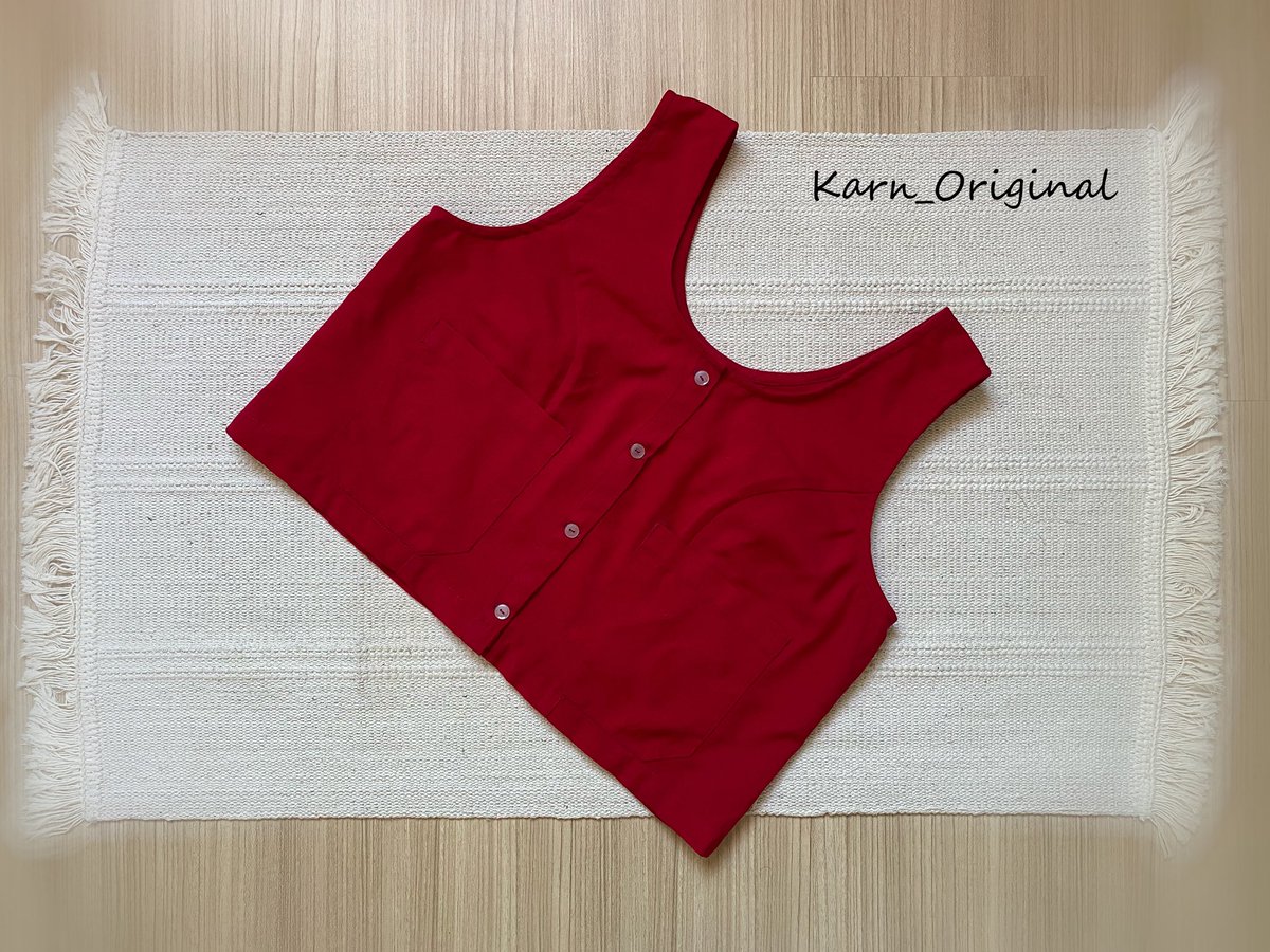 Karn_Original's tweet photo. ส่งงาน >> เสื้อเยาวรุ่น แขนกุด คว้านคอลึก กระดุมหน้า มีสาบกระดุมด้านใน
•
#เสื้อแขนกุด #ผ้าฝ้าย #ผ้าทอมือ #ByKarnOriginal #KarnOriginal https://t.co/GaAPci9glh