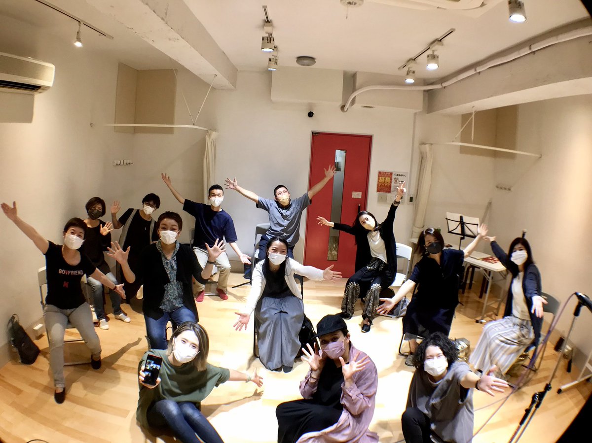 Paradi_School's tweet photo. ゴスペルスクール　再開しました〜👏🏻👏🏻
引き続き感染対策をしてできる形で少しずつ‼️
ゴスペルの灯を絶やさない🔥 https://t.co/pd6vCbZ2hu