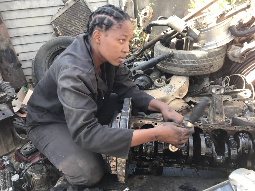 MemoMakanika's tweet image. Good morning 🇿🇼😍

#MemoMakanika 
#kusunga simbi ndokubasa kwamhamha 🦾
👩‍🔧🛠🧰🦾