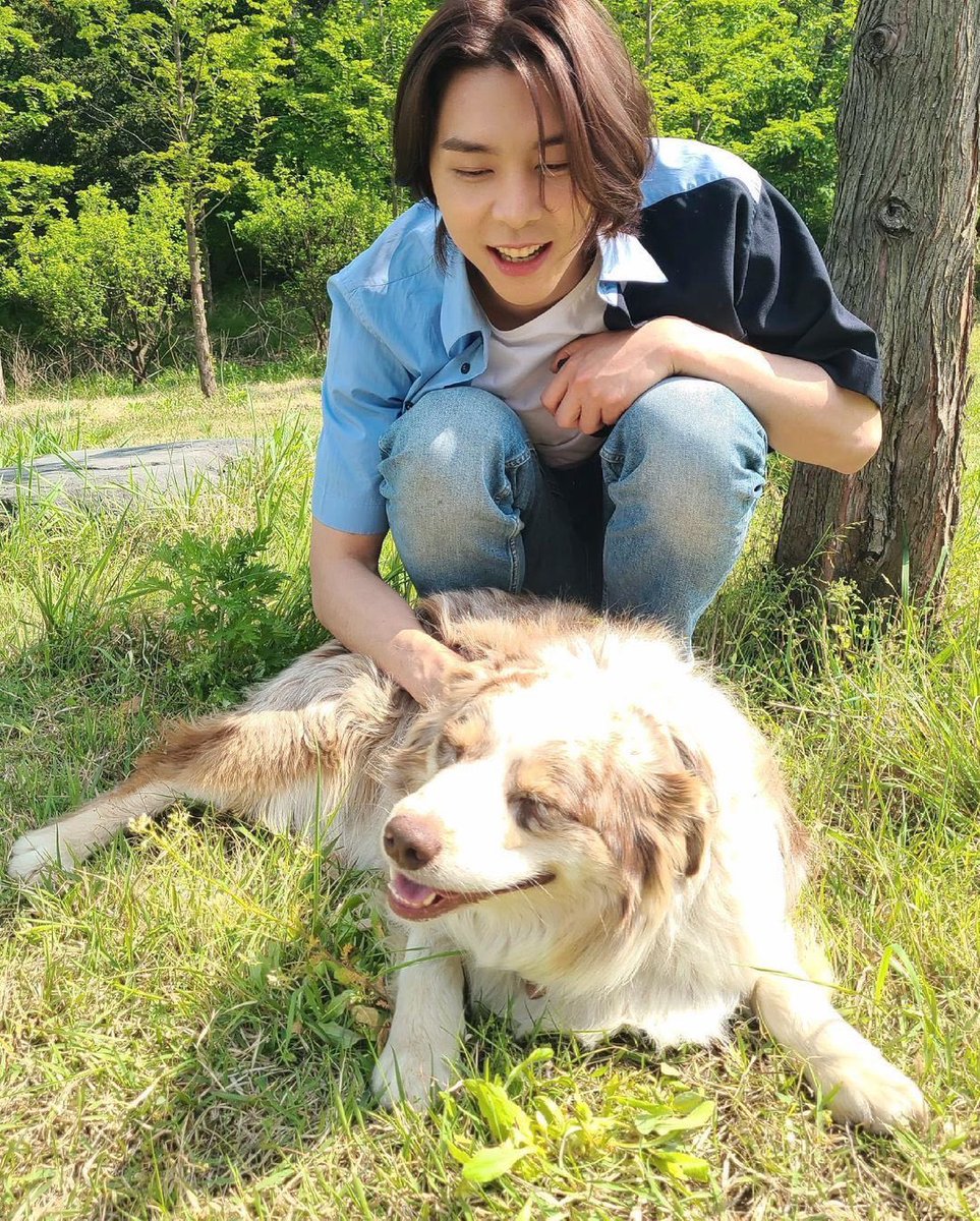 เอาล่ะ ผมถ่ายรูปคู่กับจอนนี่ครับ