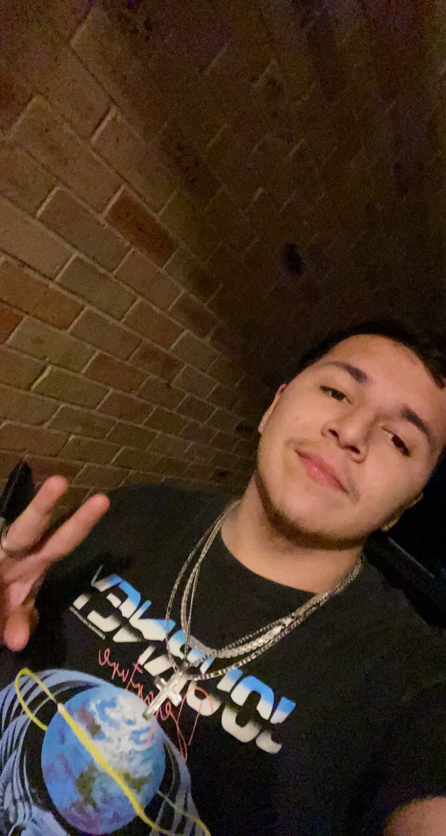 Moises_01_Ochoa's tweet photo. Go add my on snap @moises2001‼️ #snapchat #sc #addme #needmoreviews #imbored https://t.co/b3ciUX16GV