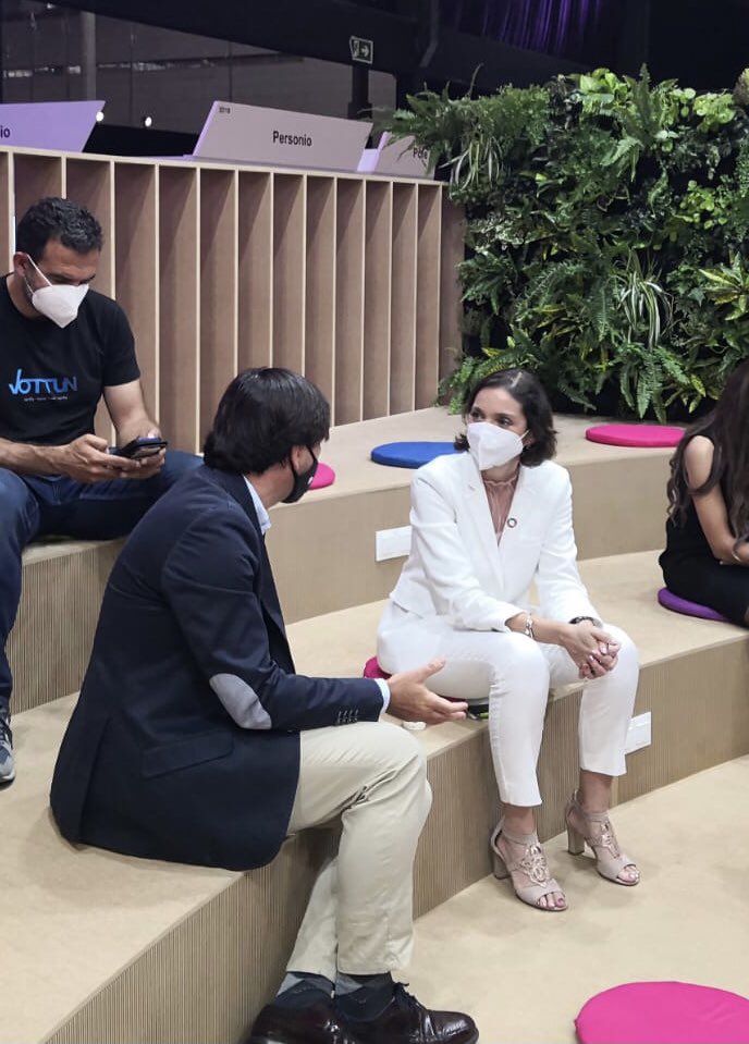 Yesterday we had the opportunity to comment on our project to the Minister of Industry <a href="/MarotoReyes/">Reyes Maroto</a> and how we do science at <a href="/cancerappy/">CancerAppy</a> and we are very grateful to @icex for giving us this opportunity.