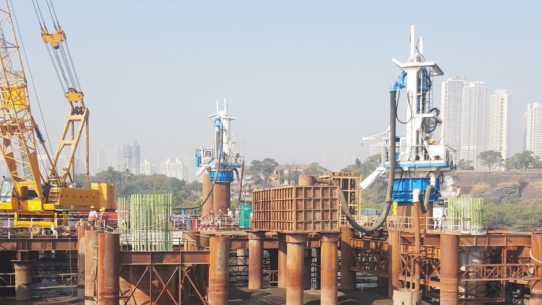 HMHGlobal's tweet photo. #MHWirth pile top drill rigs drive change in the #constructionindustry: For the first time on a bridge project in #India, the structure will rest on monopile foundations of up to 3.5m in diameter instead of creating four pillars per pile. #monopiles #piletop #drillrigs https://t.co/xkmffvZhlJ