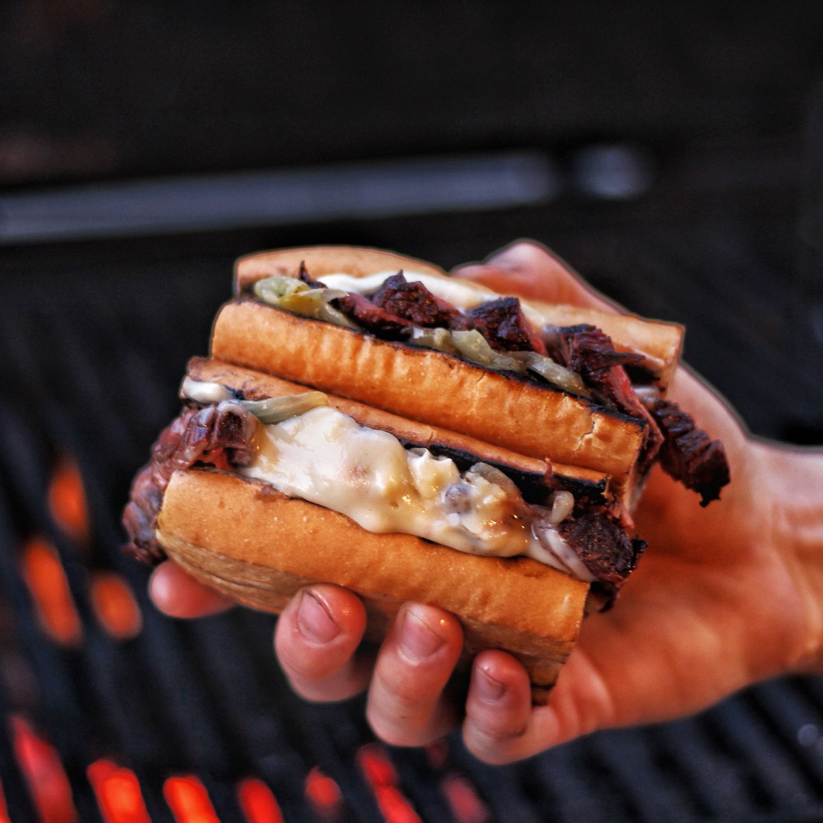 Our #FrenchDipSteak Sandwich is made with homemade squishy bun, grass-fed Bavette steak, confit onions, beef gravy, garlic butter AND last but not least the all amazing #fonduecheese. 

The best part is that it can be all yours via Deliveroo TONIGHT! from 16:00-20:00