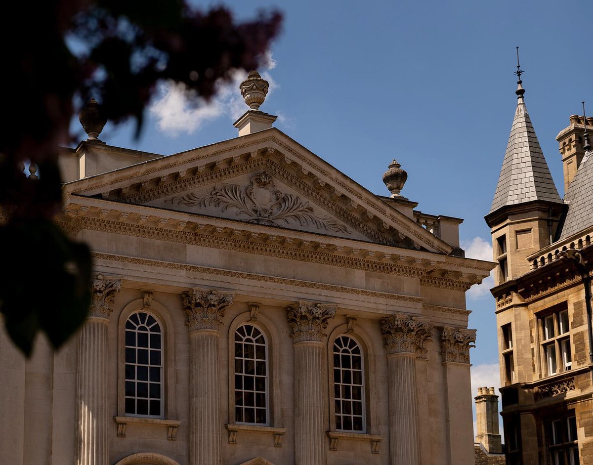 quarter_rose's tweet photo. Who else is missing the sun in Cambridge ?!😢☀✋ #cambridge #rosequarter https://t.co/YWs2nVuxnH