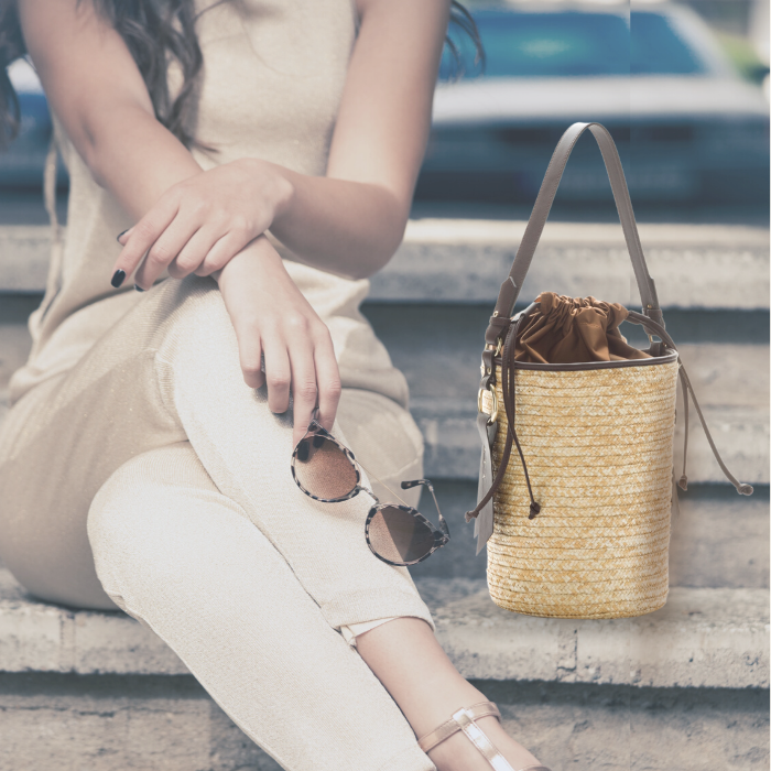 The must-have bag of the season: the Straw bag! 
⁠Here featured: Bahamas Woven Straw Bucket Bag with leather details 
theleathermob.com/product/bahama…
⁠
#strawbag #summeressentials #summeroutfit #summerinthecity #summerlook #summervibes #bohemianvibes #bohostyle #boho #theleathermob⁠