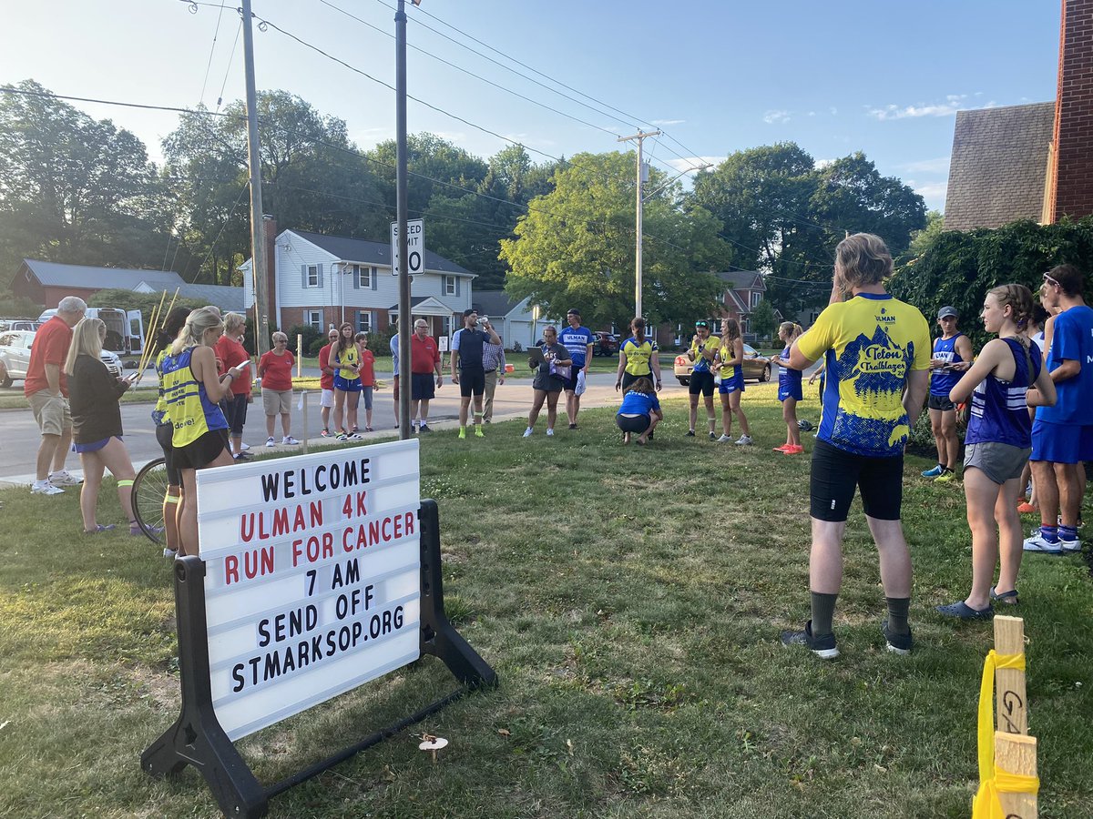 GabrielleMediak's tweet photo. Runners and riders are getting ready to continue the 4500 mile journey! At every stop they take a moment to remember who they are doing this for. #4kForCancer @ulmanfoundation https://t.co/G2kMaepxe9