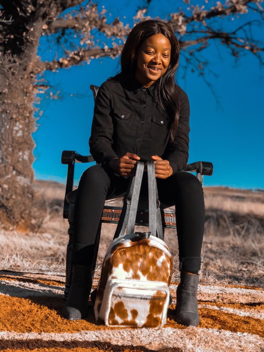 worldfashion606's tweet photo. LLB twitter breaking news  #JacobZuma MKMVA Crafted Leather Bags R450 dm for order 🔥🔥🔥 https://t.co/MweI5bB6vG