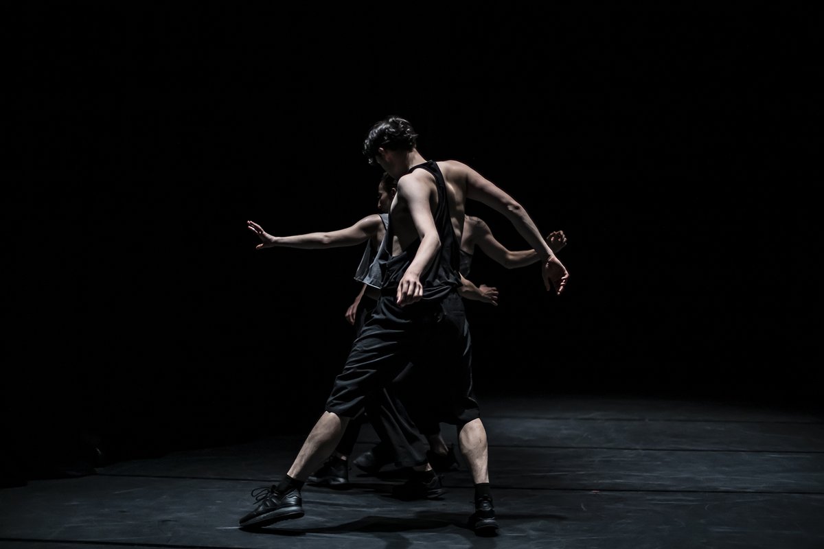 Le Gymnase CDCN (@legymnasecdcn) on Twitter photo Du 30 juin au 2 juillet, <a href="/SylvainHuc/">HUC Sylvain</a>, notre artiste associé, sera à <a href="/MontpellierDans/">Montpellier Danse</a> pour la création de "Nuit". En attendant, on se plonge dans la lecture du bel article de Wilson Le Personnic - <a href="/maculture_fr/">Ma Culture</a> consacré à la pièce !
maculture.fr/entretiens/syl… Du 30 juin au 2 juillet, <a href="/SylvainHuc/">HUC Sylvain</a>, notre artiste associé, sera à <a href="/MontpellierDans/">Montpellier Danse</a> pour la création de "Nuit". En attendant, on se plonge dans la lecture du bel article de Wilson Le Personnic - <a href="/maculture_fr/">Ma Culture</a> consacré à la pièce !
maculture.fr/entretiens/syl…