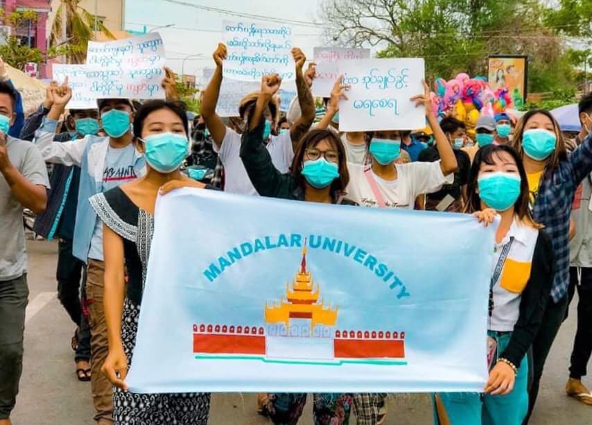 Myanmar_Now_Eng's tweet photo. In downtown Mandalay, university students marched in protest of Myanmar's military dictatorship today (Jun 29).  

Photos: CJ

#WhatsHappeningInMyanmar https://t.co/MbBEQiGqpp