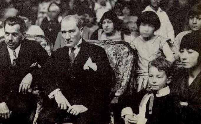 emrpuzo's tweet photo. "Vatanı korumak, çocukları korumakla başlar." 

- Mustafa Kemal Atatürk

 #ElmalıDavası https://t.co/XyCLQf488f