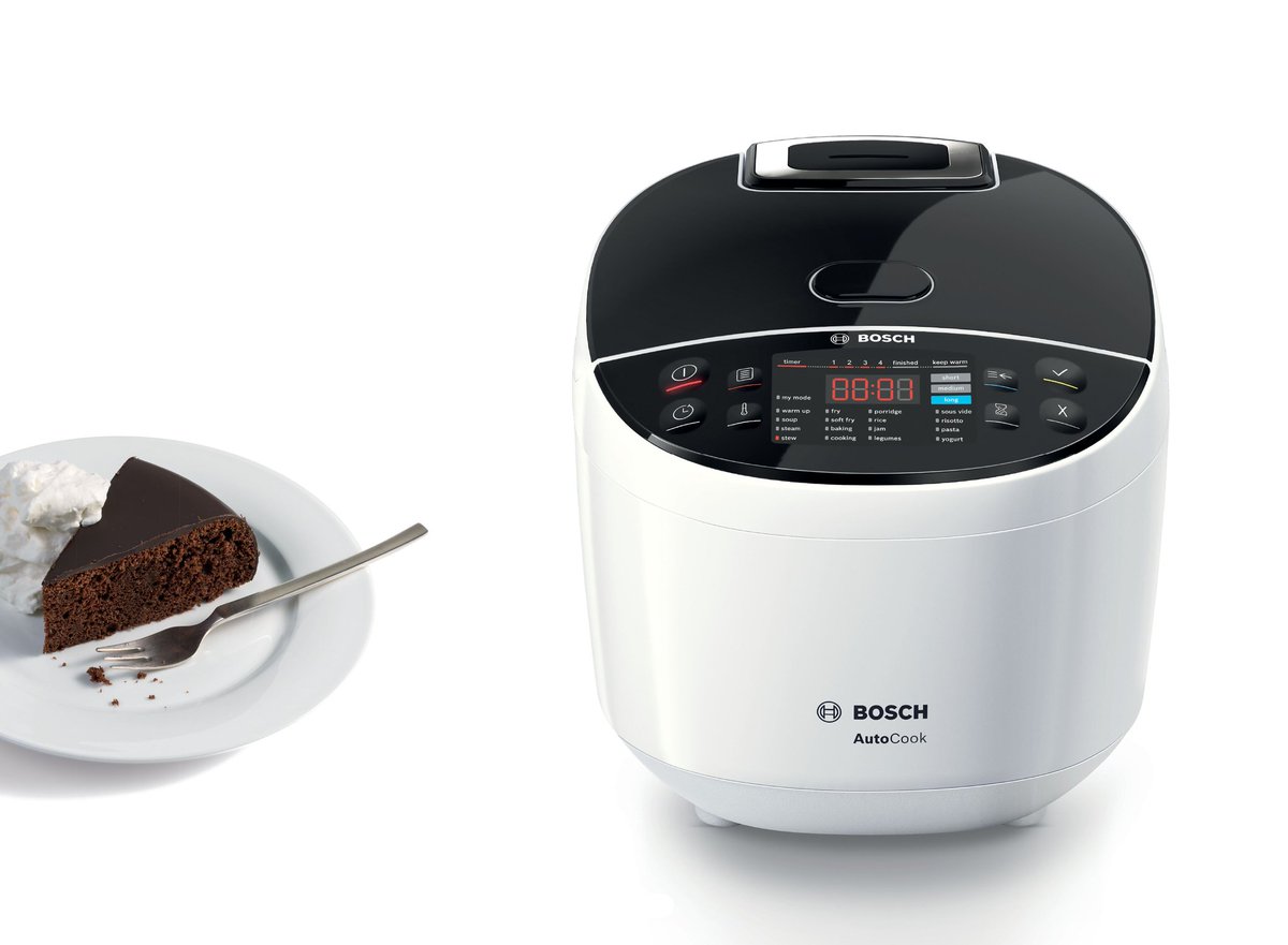 LesDaChef's tweet photo. One of my favourite @BoschHomeSA kitchen gadgets. The new, sleeker, Autocook. It bakes, steams, can be used as a slow-cooker and also as a pressure cooker. Has 48 preset functions that help you cook (you just tell it what you're making). Its stunning too. #CookLikeABosch #Collabo https://t.co/GI6j26uvHB