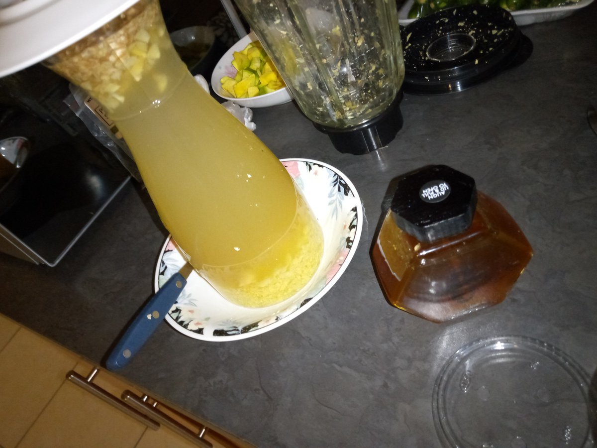 SabzerAzoh's tweet photo. AFRICAN WILD GINGER:

1. Before                   2. After 3hrs

Home made; antiviral and antibacterial properties. The tonic can also eliminate excess mucus. https://t.co/V9MQeG2xdj