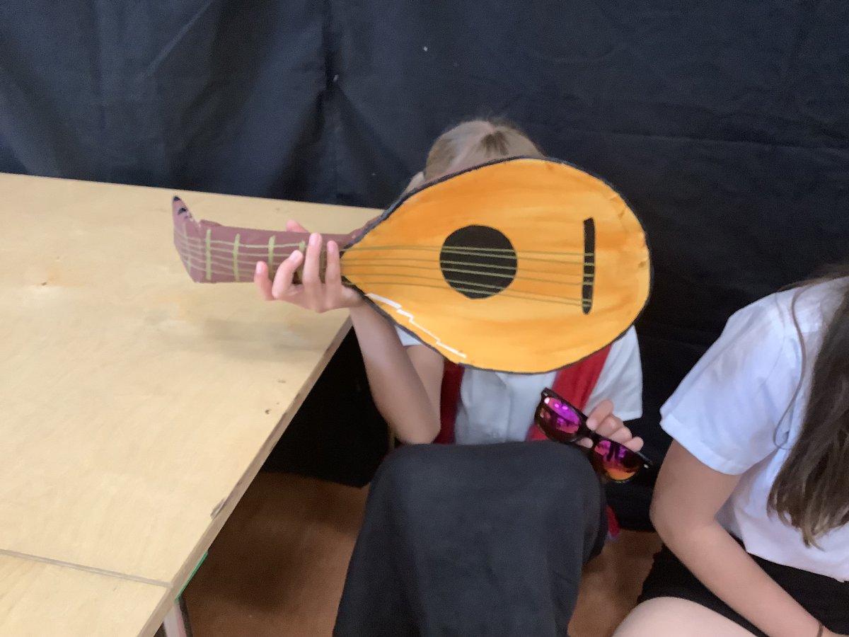 CedarClass3's tweet photo. Shakespeare Rocks!
Dress rehearsals are happening in the hall in preparation to filming.  3,2,1...Camera, Action!
@RackhamPrimary https://t.co/Djgtz7Q7t2