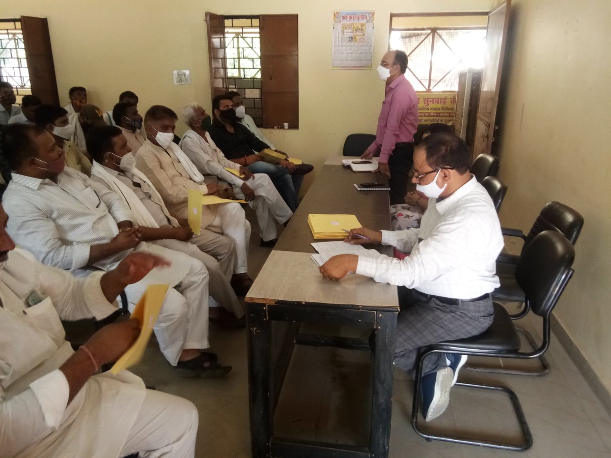विकास खंड सदर में नव निर्वाचित ग्राम प्रधानों के साथ ऑपरेशन कायाकल्प के उन्मुखीकरण हेतु गोष्ठी की गई। <a href="/DmMuzaffarnagar/">DM MUZAFFARNAGAR</a> <a href="/CDOMuzaf/">CDO Muzaffarnagar</a> <a href="/bsa_mzn/">SVEEP MUZAFFARNAGAR</a> <a href="/officer_block/">Dr Savita</a> <a href="/EMuzaffarnagar/">Adm (E) Muzaffarnagar</a>