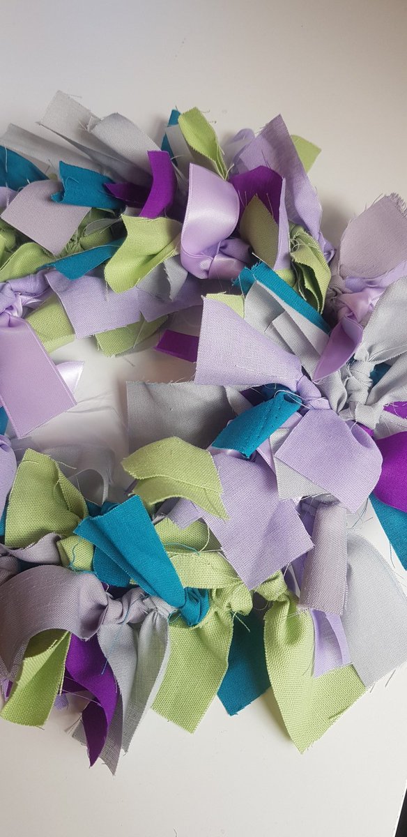 olgannabags's tweet photo. DIY wreath kits in assorted colour combinations....
#DIY #makersofthings #MHHSBD #EarlyBiz https://t.co/L07GS2FqHj