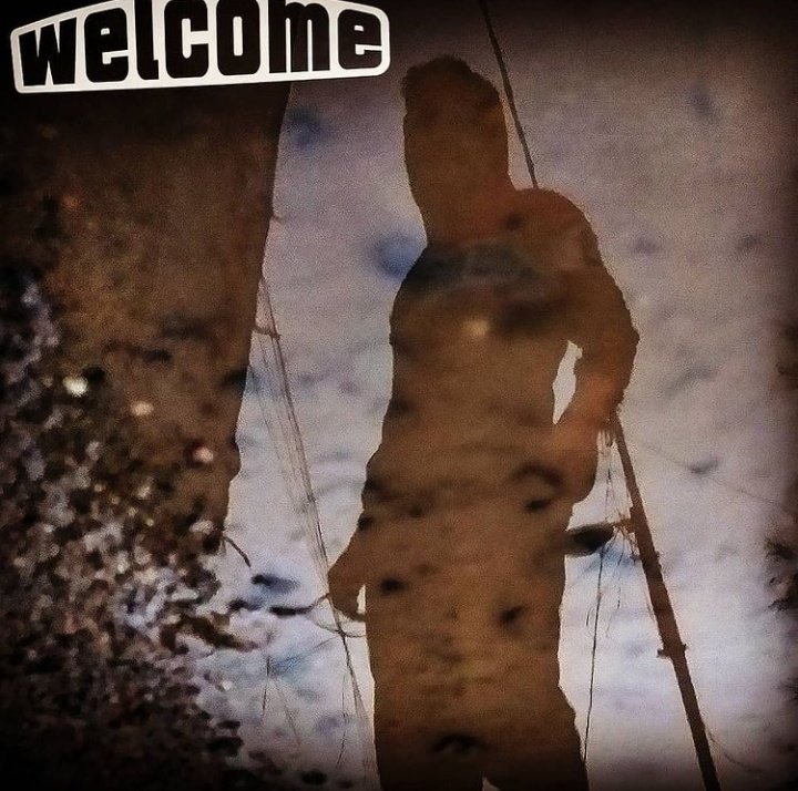 لا  تجبر  أحد
على فعل شيء لك  هو لا يريده  فجمال الأشياء تأتي بعفويتها💙💙