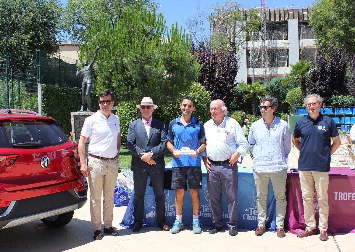 tenischamartin's tweet photo. Finaliza el XIV Trofeo Memorial Carlos Olcese patrocinado por MG @mgelectricmadrid
#veteranos #tenis #social #mg #wilson #addictive #olcese https://t.co/HSK1IJbsFC