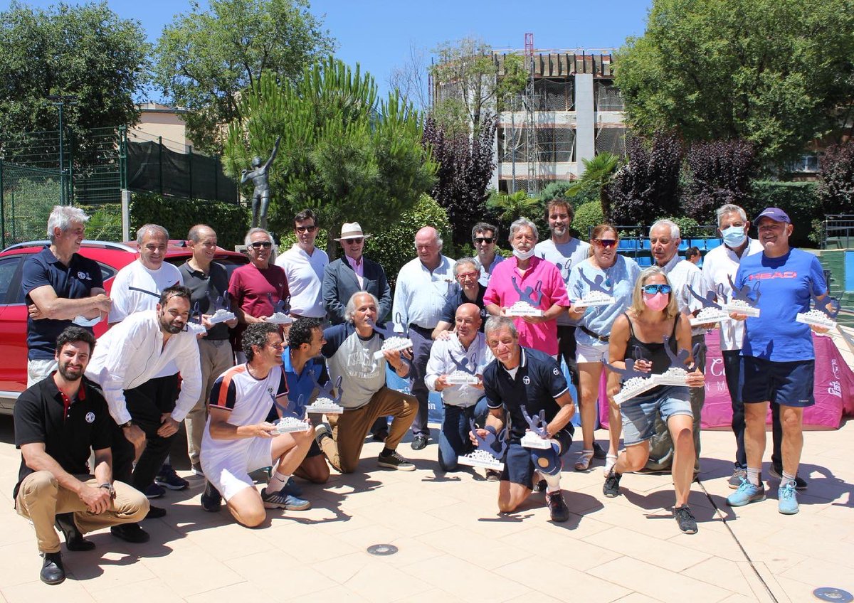 tenischamartin's tweet photo. Finaliza el XIV Trofeo Memorial Carlos Olcese patrocinado por MG @mgelectricmadrid
#veteranos #tenis #social #mg #wilson #addictive #olcese https://t.co/HSK1IJbsFC