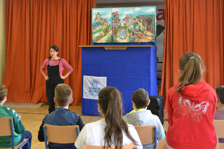 LaRinconada_Web's tweet photo. #Colegios del municipio participan en un proyecto para profundizar en los derechos de las personas #refugiadas

Los #CEIPs #LosAzahares y #MaestroPepeGonzález han participado en este programa #Transformardesdelasaulas @ACNURspain #LaRinconada https://t.co/VIuuBCDVqq 💙🤝 https://t.co/qv95y11WBK
