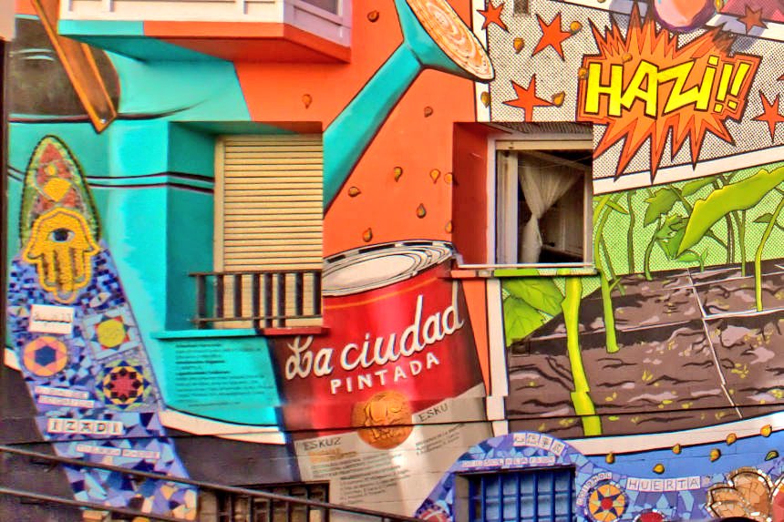mapaymochila_'s tweet photo. Vitoria es una ciudad "verde" ♻, pero gracias a sus #murales, toda #VitoriaGasteiz es una explosión de color. Descubre #Laciudadpintada, una auténtica galería de arte al aire libre ¿Conoces este proyecto comunitario y participativo? #StreetArt #imvg
https://t.co/kFaYgxJAuL https://t.co/K8sqIPUuKJ