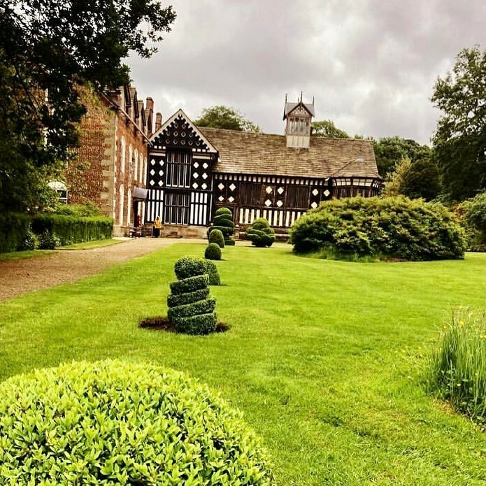 The majestic Rufford Hall, in West Lancs.

📸 @girlaboutlancashire instagr.am/p/CQsa0YZA0Ku/