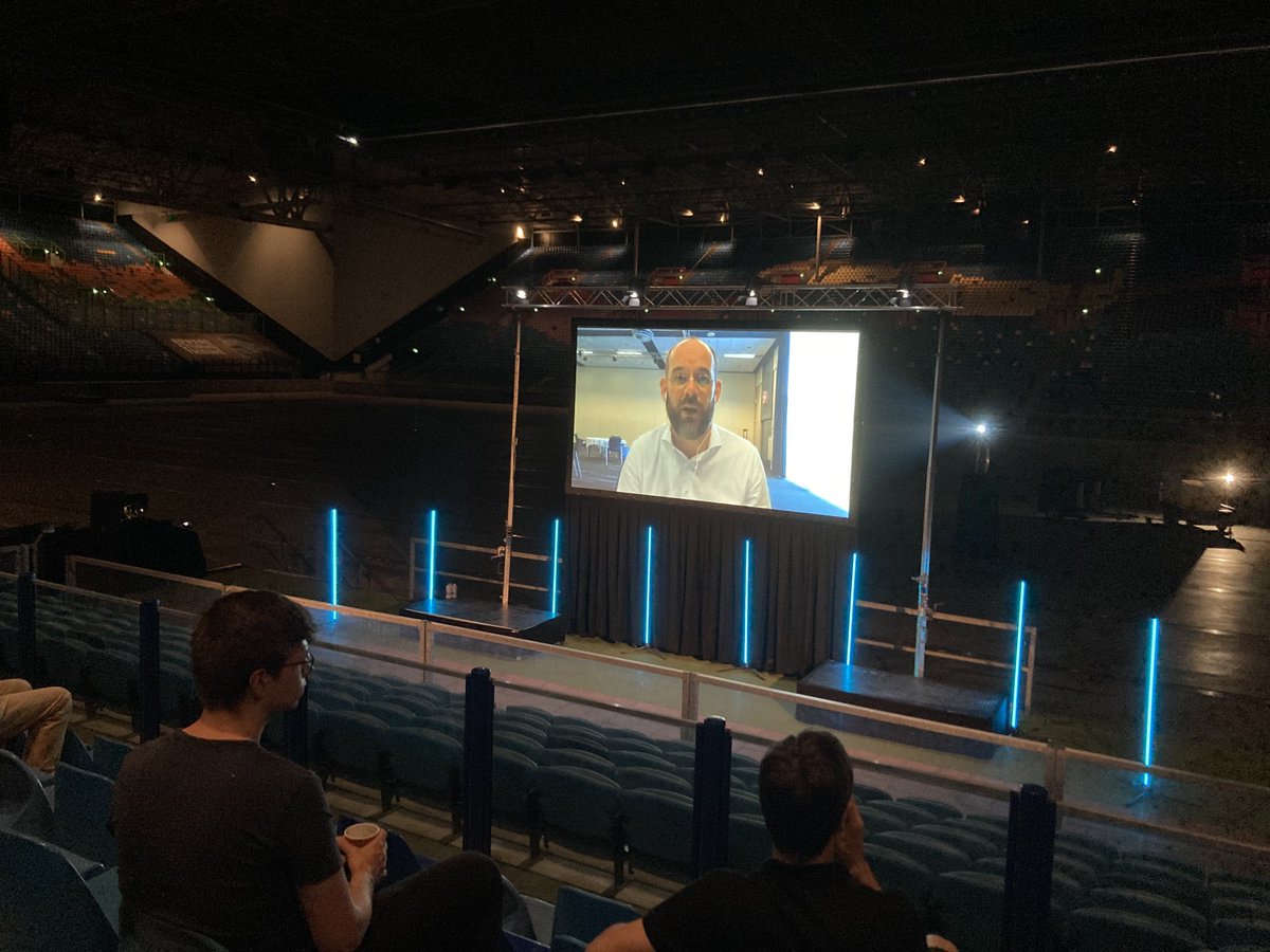 ⁦@robverhofstad⁩ opent het HAN symposium Powerhouse of innovation