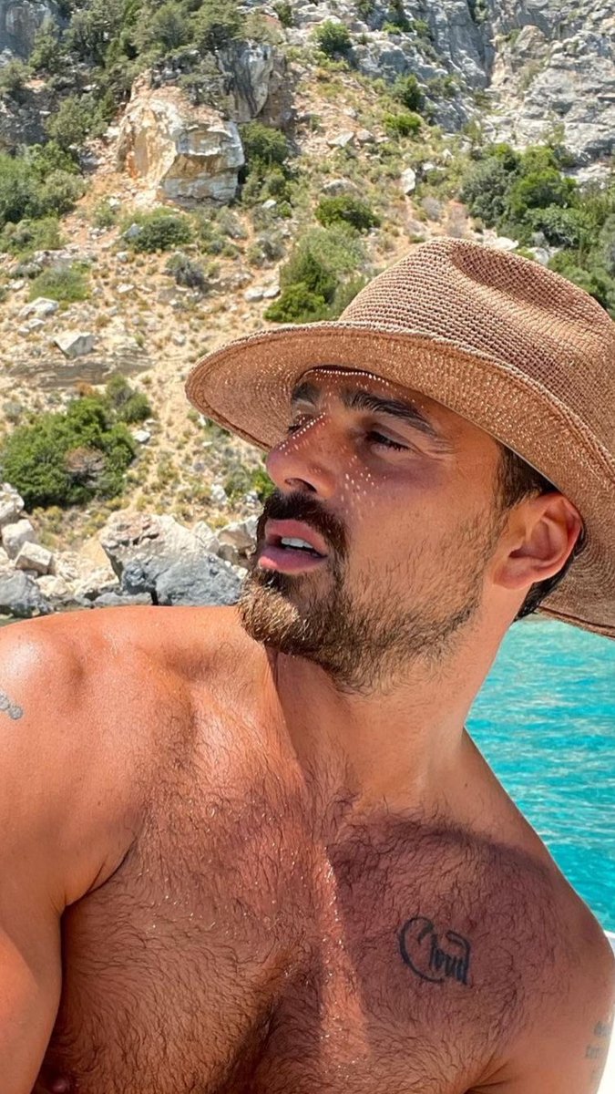 Michele Morrone Official (@michelemorroner) on Twitter photo 