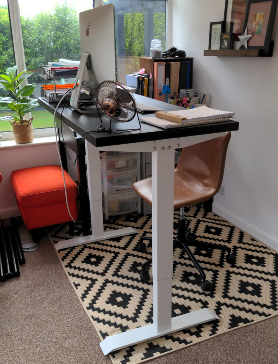 I've treated myself to a stand up, sit down desk! I love it, the nature of my job means long periods of time sitting, looking at a screen, this way I can get in a bit of movement. Next step is a treadmill underneath!! #workingfromhomelife #workingfromhome #standupdesk