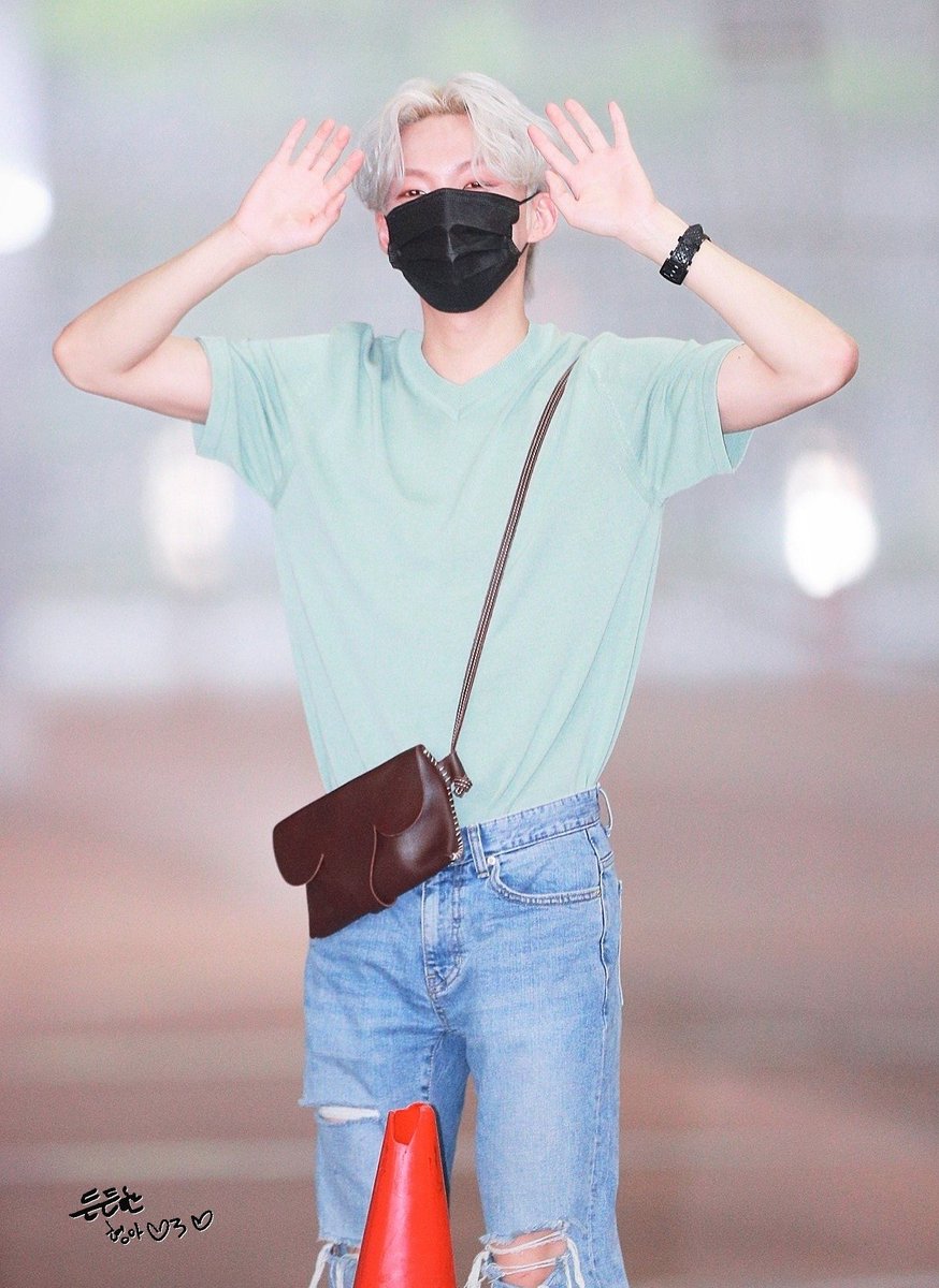 210616 우진영 쇼챔피언 퇴근

#WOOJINYOUNG #우진영 #ジニョン
#D1CE #디원스  
<a href="/officialD1CE/">디원스 D1CE</a>