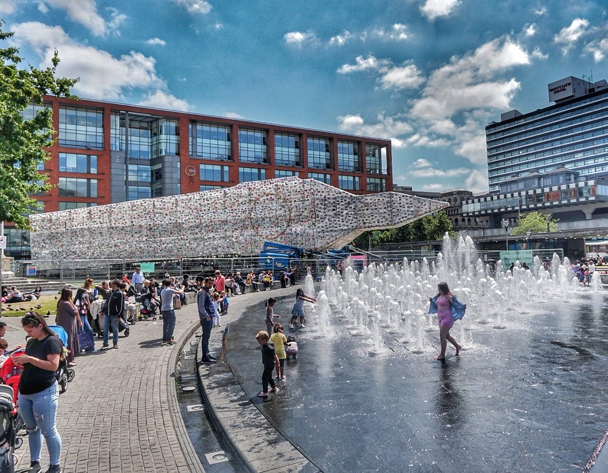 Planetphil168's tweet photo. 20,000 political books used to construct "Big Ben lying down" behind the fountains. Interesting...but the political statement intended to be illustrated.. didn't resonate with me, I have to say 👎
#manchesterinternationalfestival #bigbenlyingdown #fountains #piccadillygardens https://t.co/eUn1DMrmvC