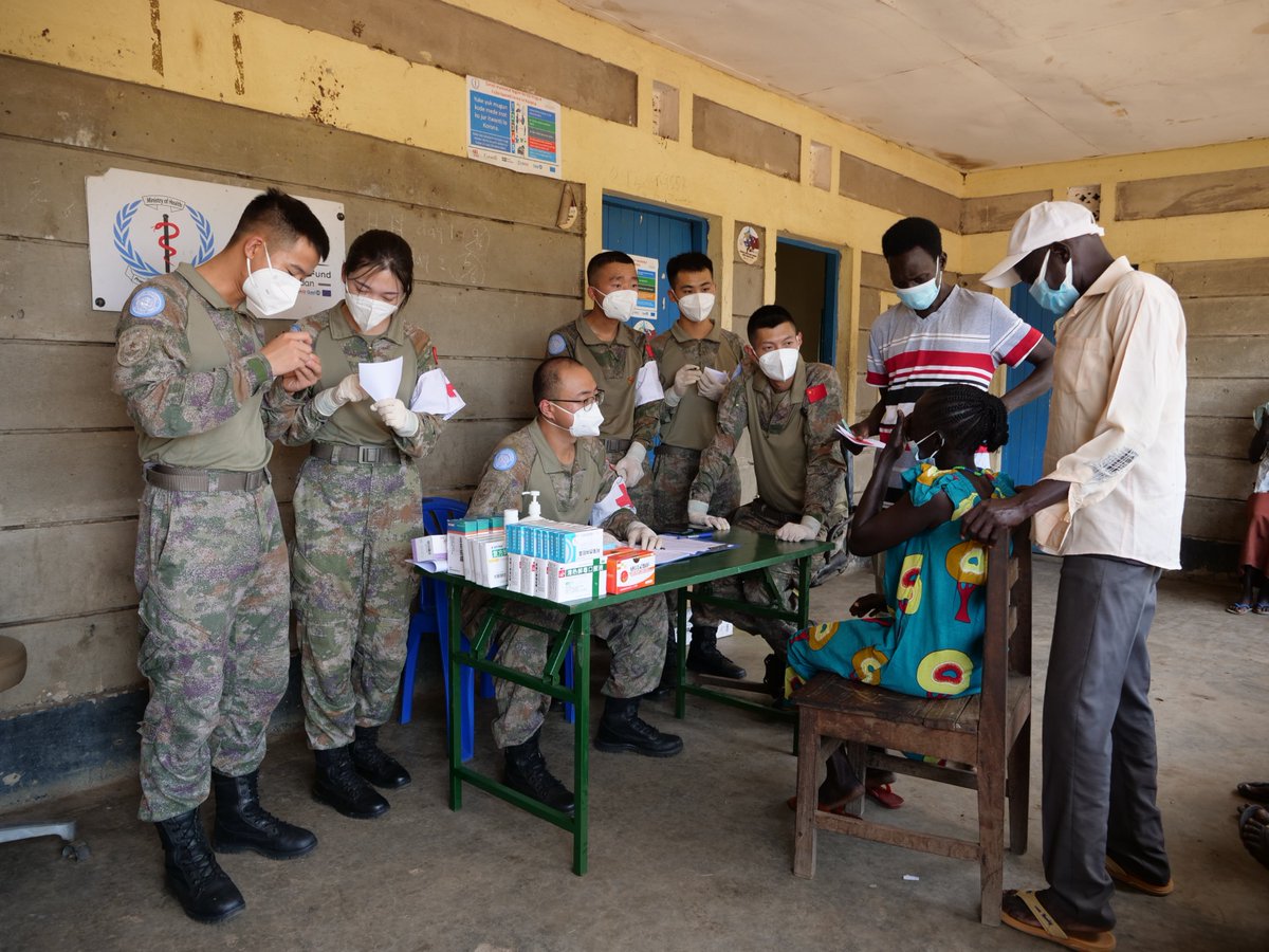 unmissmedia's tweet photo. #TuesdayTrailblazers Medical peacekeepers from 
China🇨🇳 serving with #UNMISS visit Kuda in #SouthSudan 🇸🇸 where the team of 6 doctors and medical assistants treated some 50 community members + handed over much-needed medical supplies to the local clinic. 

Thank you #China!

#A4P https://t.co/pKANj1sMyC