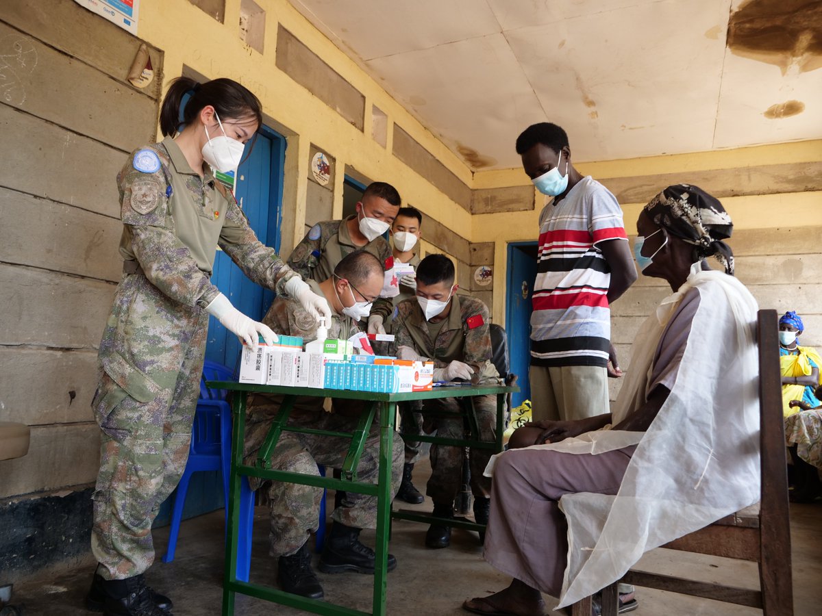 unmissmedia's tweet photo. #TuesdayTrailblazers Medical peacekeepers from 
China🇨🇳 serving with #UNMISS visit Kuda in #SouthSudan 🇸🇸 where the team of 6 doctors and medical assistants treated some 50 community members + handed over much-needed medical supplies to the local clinic. 

Thank you #China!

#A4P https://t.co/pKANj1sMyC