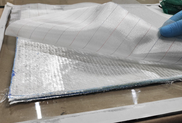 GAIKER_BRTA's tweet photo. Participamos en el desarrollo de una célula de fabricación 4.0 de piezas de #composites de grandes dimensiones para el sector #ferroviario y #naval. ➡️Proyecto @EpromatM  https://t.co/G5w6T9vrhf 
#fabricación40 https://t.co/chlsSwqlfw