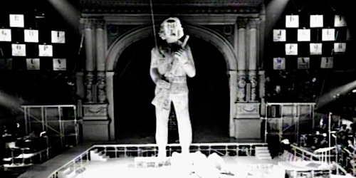 29 JUNI 1969
Première 'Reconstructie' van De Nederlandse Operastichting.
"Daverende bijval in Carré" (Algemeen Handelsblad) opera-archief.nl/index.php/home… via <a href="/OperaArchief/">OPERA ARCHIEF NL</a>