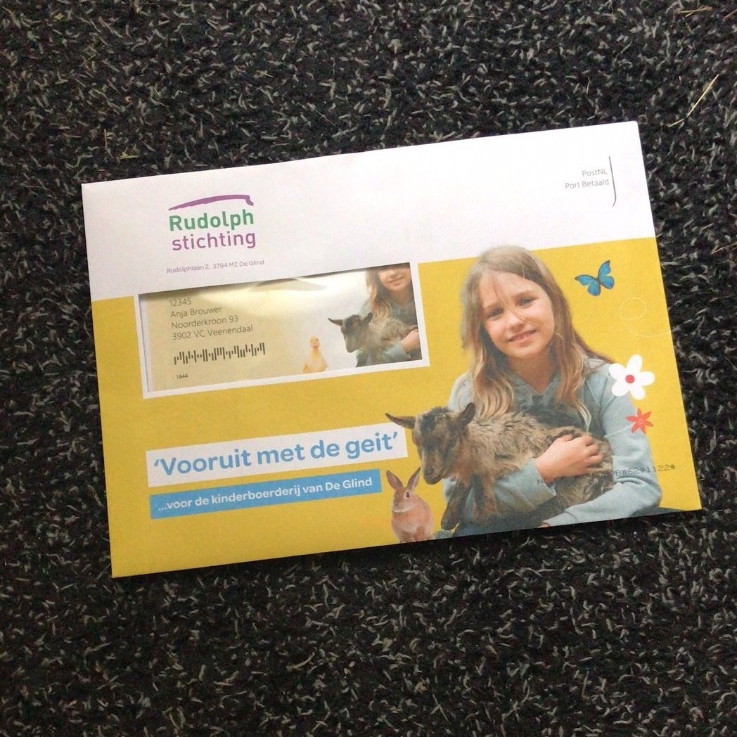 'Vooruit met de geit...'. 🐐 Wobke Hoekstra zegt het over de formatie, maar wij waren (zijn) eerder 😊. Want met dit motto vragen wij uw gift voor een mooi jeugddorpproject: het toekomstbestendig en inclusief 👨‍🦽 maken van de Glindse kinderboerderij 🐹🐰🐔.