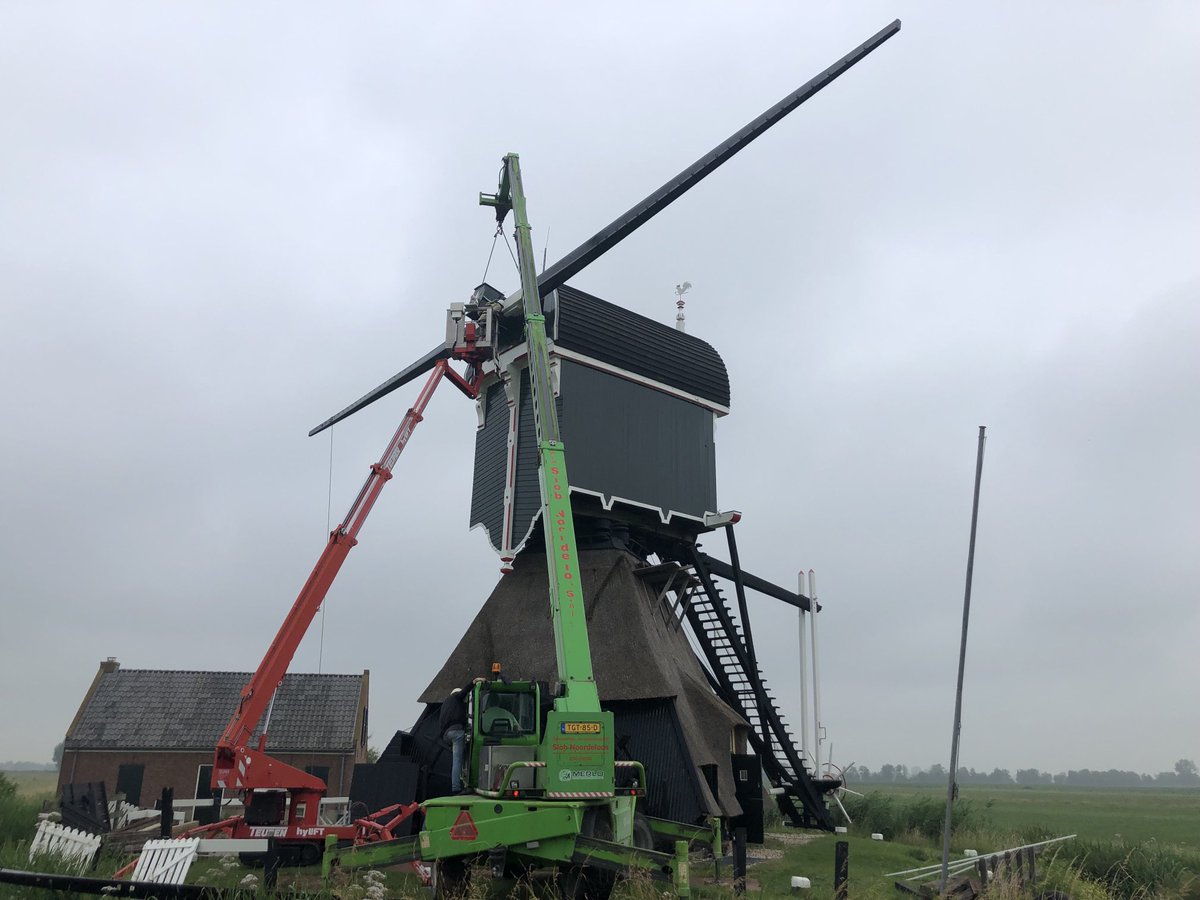 Restauratie Middelste Molen Cabauw bijna afgerond. Vandaag worden de roeden gestoken. ⁦@UtrLandschap⁩
