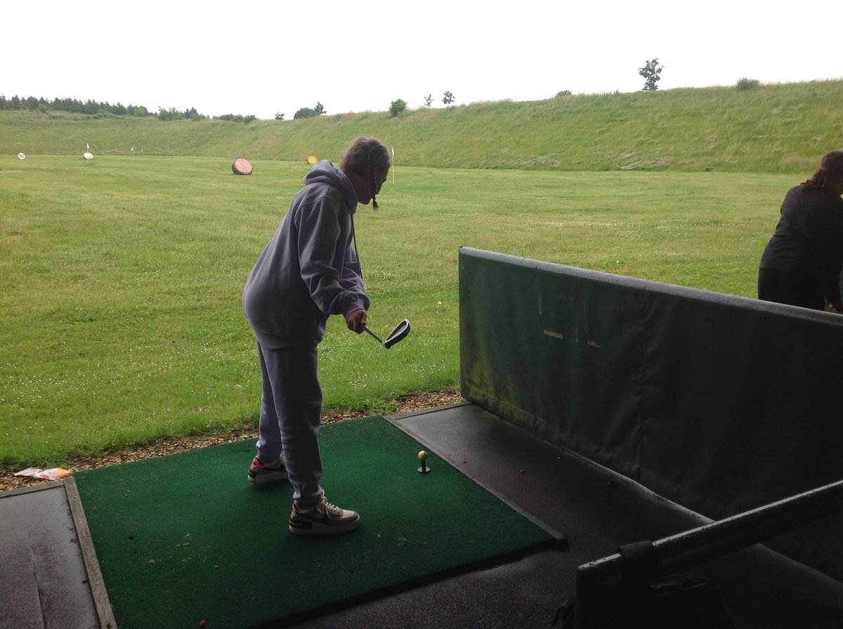 Yr 6 had a fantastic time at the driving range as their leavers treat. 🏌🏻⛳️ #fun #lastdaystogether