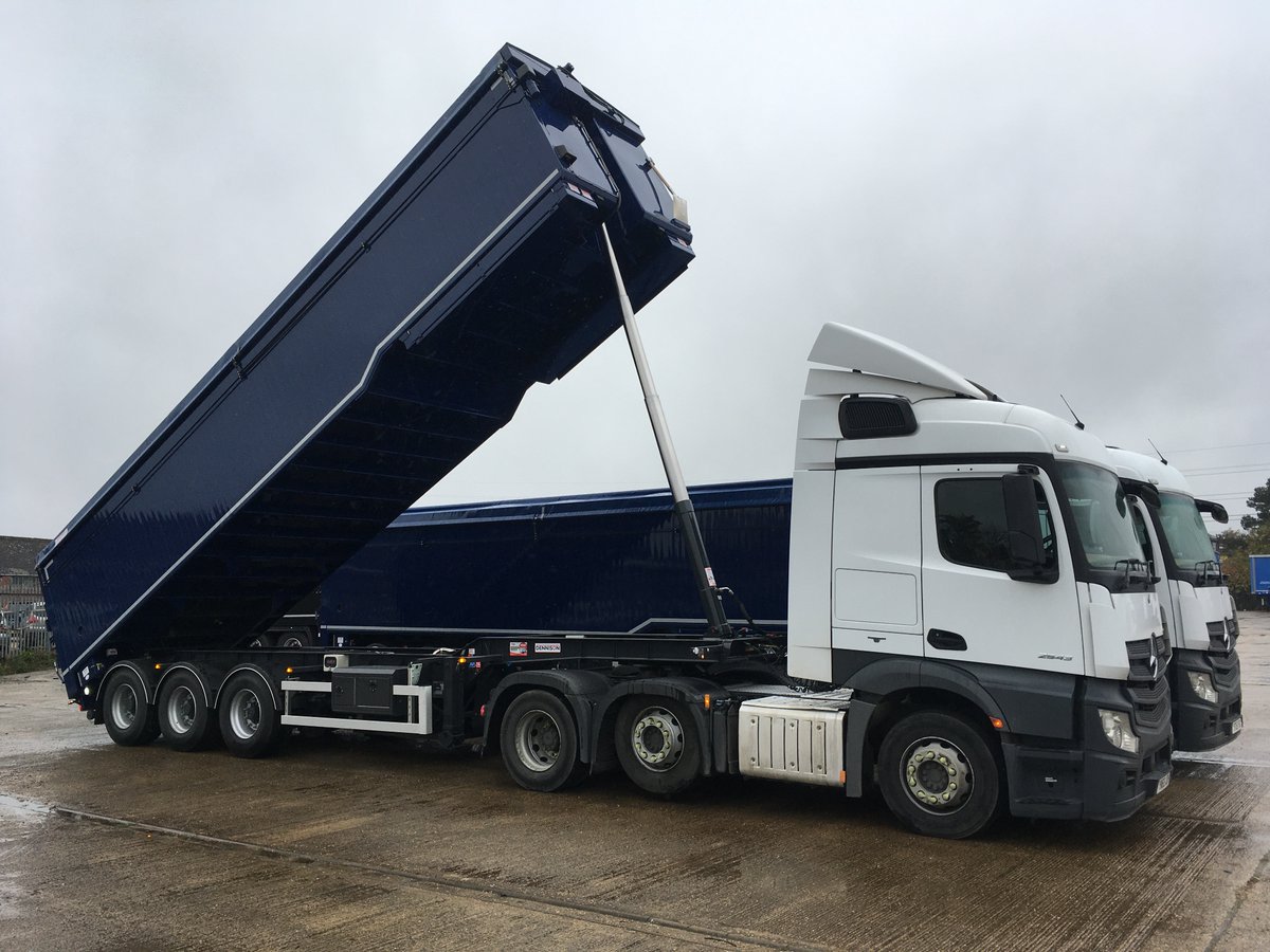 DawsongroupTT's tweet photo. Bulk tipping trailers https://t.co/hyb4st2I9W supplied on contract hire. Very specialised pieces of kit, built to a detailed spec. If you need something out of the ordinary, why not set us the challenge of supplying it? Contact us on 0800 032 9766 or https://t.co/w5a2QAyQpw https://t.co/4leFAtpEWZ