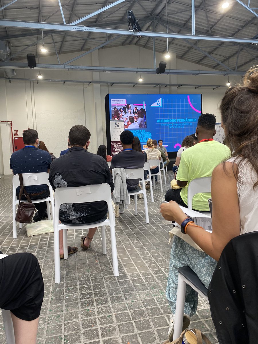 EAPNGalicia's tweet photo. O grupo de ‘Mocidade Transforma’ xa está no comezo do #3 Encontro Estatal de Participación Xuvenil diposto a expoñer as súas propostas sobre cuestións como o acceso ao emprego, o dereito a unha vivenda, a perspectiva de xénero, etc. #TuVozCuenta #Joveu https://t.co/toxxpGob07