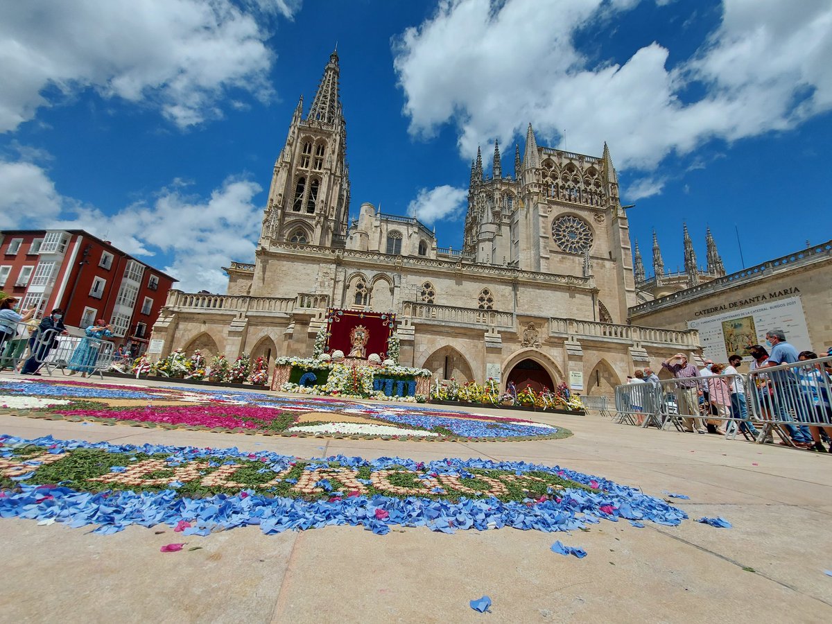 abutaxi's tweet photo. Feliz día de San pedro y San Pablo a todos los Burgaleses.
#Burgos #fiestas #SanPedro y #SanPablo https://t.co/AXwRa4L1TY