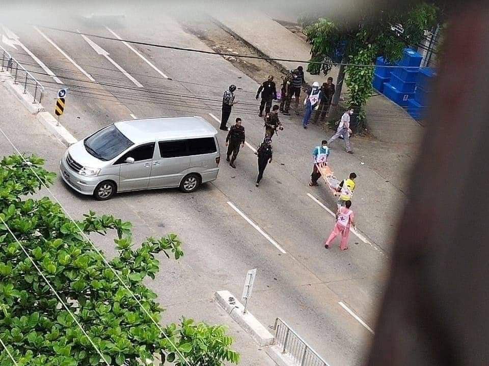 SaveMM99's tweet photo. As Terrorists (SAC) blocked most roads in #Tarmwe, forcibly inspected bypassers,and recklessly shot to innocent civillians,houses around 11AM today,2 bypassing innocent civillians from their car had been shot,one had been reportedly killed&amp;one woman seriously injured.
#June29Coup https://t.co/5yVU3M9HKj